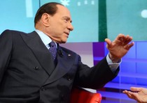 Berlusconi: “Pd vuole eliminare me e Grillo”