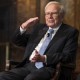 Inflazione ai massimi degli ultimi 40 anni: le tre azioni da avere in portafoglio secondo il guru degli investimenti Warren Buffett