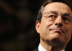 Bce: Draghi immobile, tassi al minimo storico. Promette (a parole) 1 trilione per l’economia