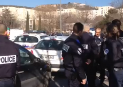 Colpi di kalashnikov a Marsiglia prima dell’arrivo del premier: è il caos