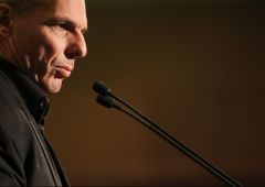 Varoufakis: Renzi, chiedere più flessibilità a Europa è idea stupida