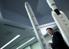 Intesa Sanpaolo investe nella società di Musk SpaceX