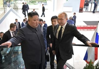 Putin e Kim Jong-un: storico primo incontro in Russia