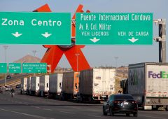 Guerra dazi: Trump firma tregua con il Messico, resta alta tensione con la Cina