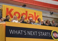 Dalla fotografia al pharma: Kodak cambia pelle. Titolo +400% a Wall Street