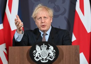 UK, Johnson dice addio restrizioni: stop a mascherina e green pass