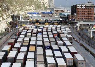 Brexit: l'Ue si prepari a guerra commerciale, lo chiede anche l'Italia