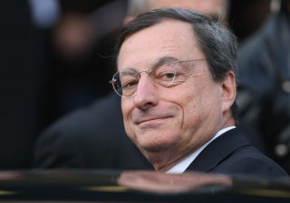 Caro bollette, Draghi non esclude 