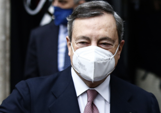 Mario Draghi: oltre 500mila euro di redditi, case, garage e azioni, il patrimonio del Premier