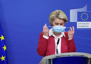 Polexit infiamma l'Ue. Ursula von der Leyen: pronti ad agire