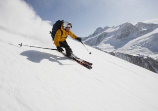 Vacanze sugli sci: da gennaio 2022 l'assicurazione è obbligatoria