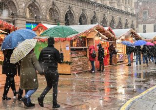 Omicron guastafeste: 8 milioni di italiani cancellano vacanze di Natale