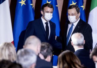 Debito pubblico: asse Draghi-Macron, la proposta di un'Agenzia europea