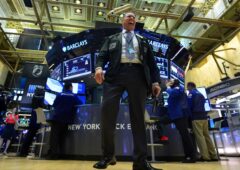 Wall Street: futures contrastati dopo nuovo record 2023 per il Dow Jones. Tagli tassi Fed: l’outlook dei mercati