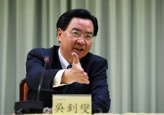 Taiwan accusa: la Cina prepara un'invasione e il cambio dello status quo