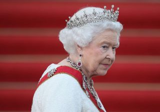 Elisabetta II: quali sono e quanto valgono i suoi gioielli?