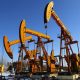 Petrolio in rialzo, la Cina sostiene l'economia e l'uragano minaccia la produzione