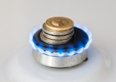 Gas e luce, in cucina e bagno i consumi maggiori. Ecco come risparmiare