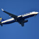 L'Antitrust apre una procedura contro Ryanair. Il Governo depotenzia il decreto contro il caro voli