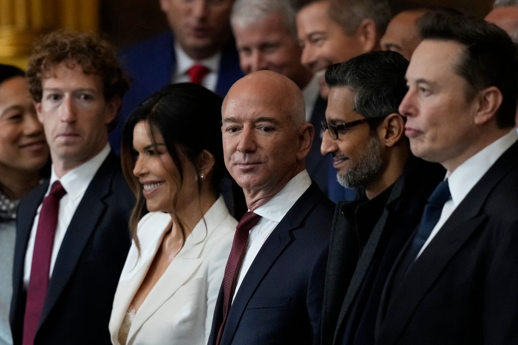 E ora i miliardari Usa voltano le spalle a Trump: la politica dei dazi divide i suoi sostenitori più ricchi