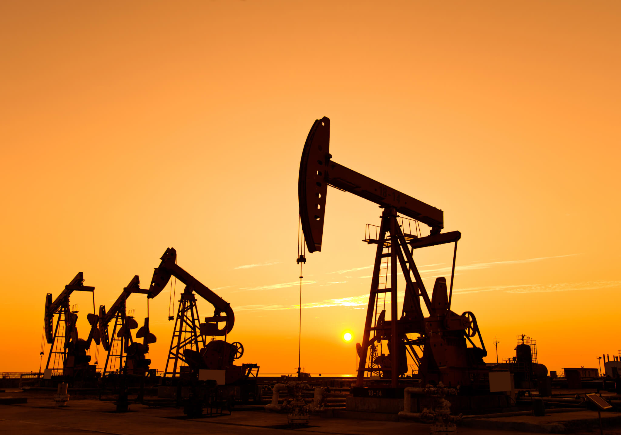 Prezzi del petrolio in calo per la quinta giornata consecutiva: ai minimi da febbraio 2021