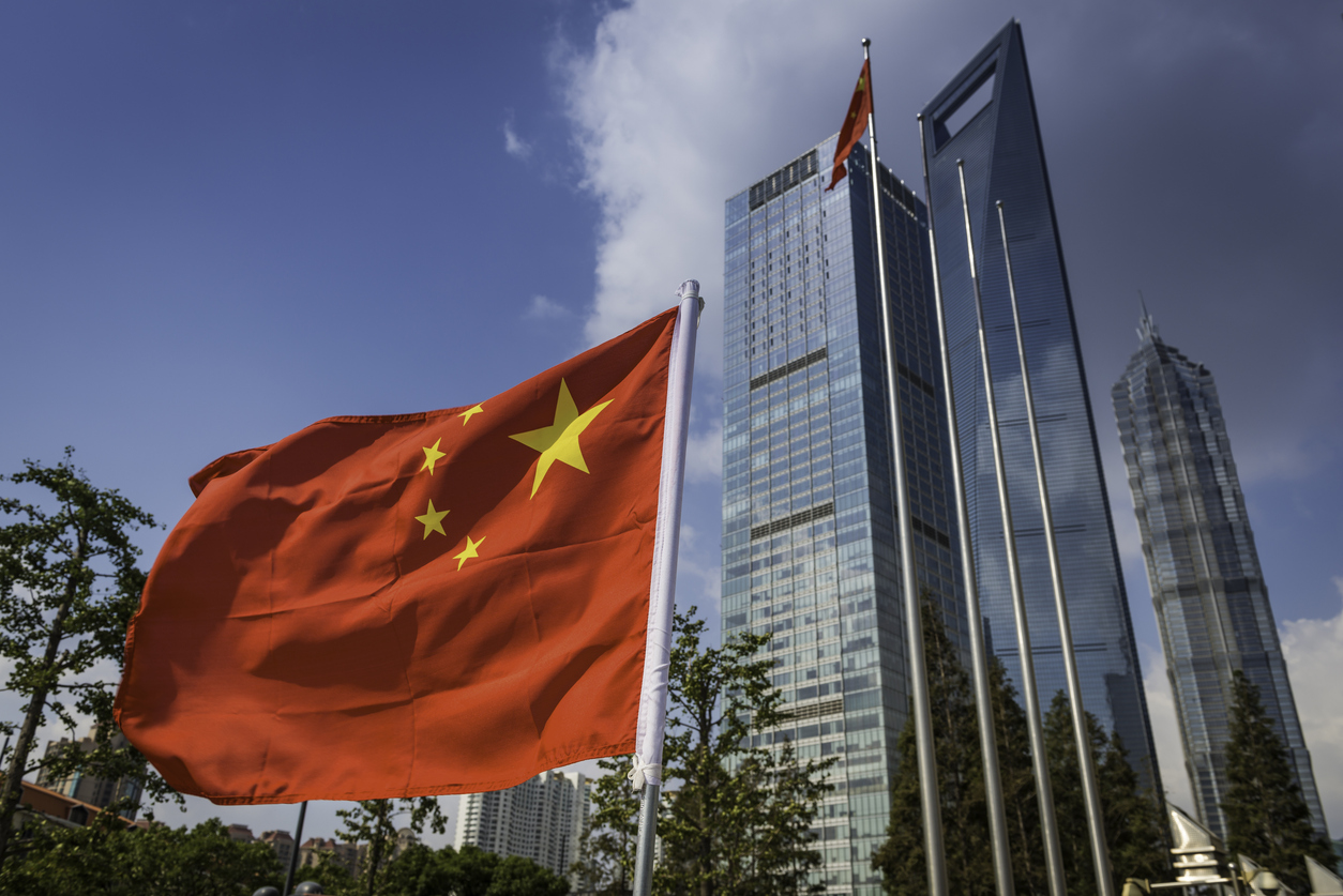 Borse cinesi chiudono miste: Shanghai guadagna lo 0,15%, Shenzhen cede lo 0,2%