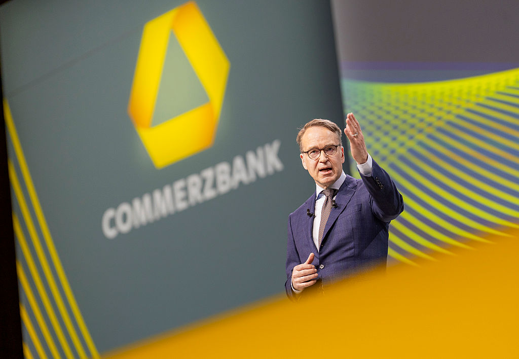 Unicredit vicina alla scalata su Commerzbank: governo tedesco apre al confronto